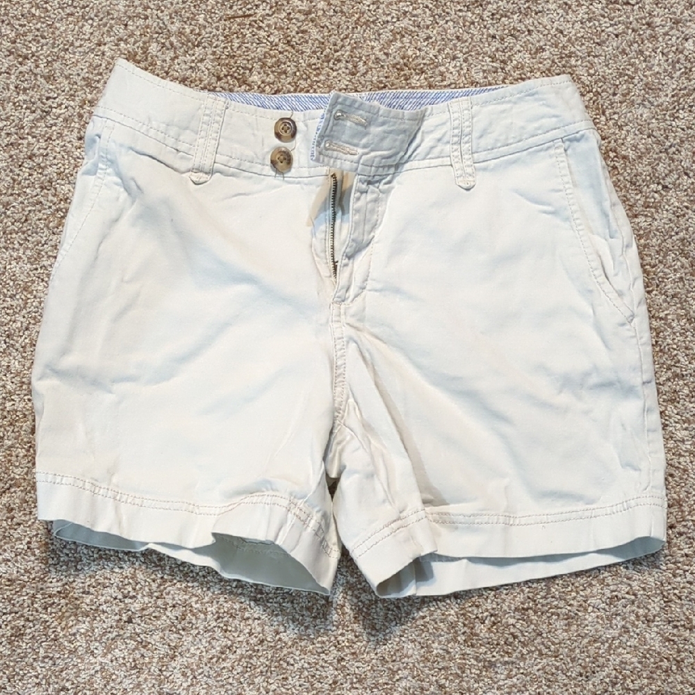 Eddie Bauer Cream Cargo Shorts with Relaxed Fit